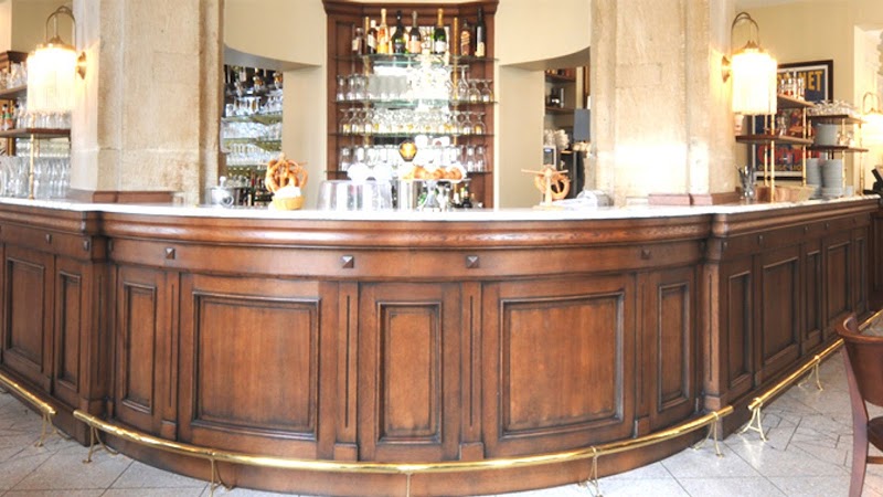 Café Broglie